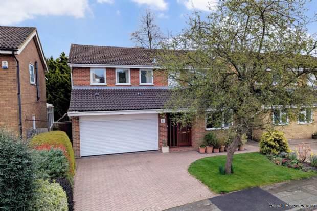 4 bedroom Detached for sale in Hemel Hempstead