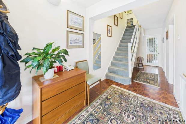 Additional Property Image 4 bedroom Detached for sale in Hemel Hempstead 8