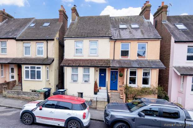 Additional Property Image 3 bedroom Semi Detached for sale in Hemel Hempstead 19