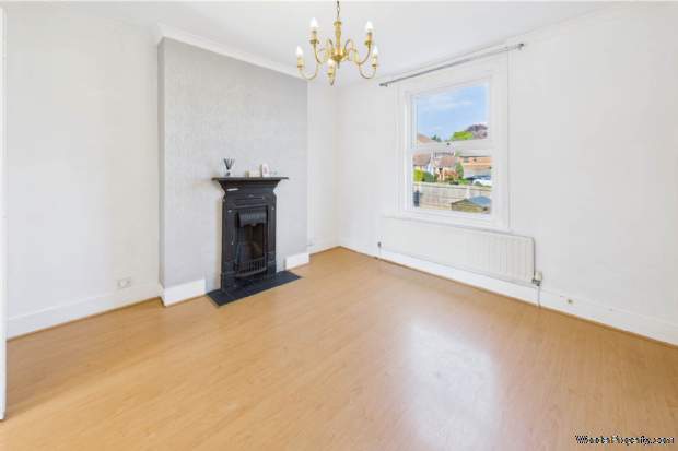 Additional Property Image 3 bedroom Semi Detached for sale in Hemel Hempstead 14