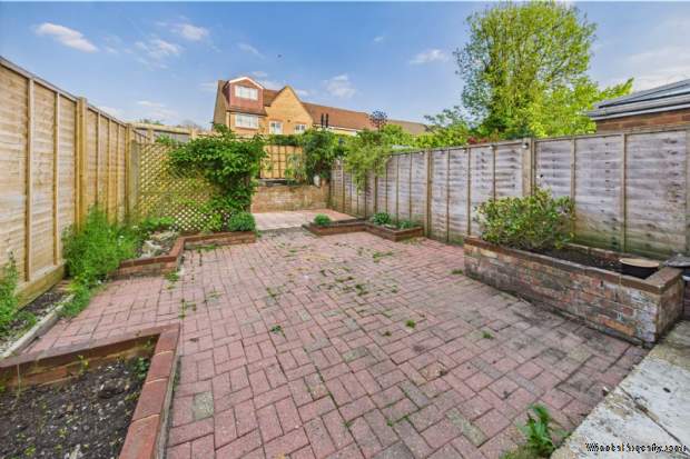 Additional Property Image 3 bedroom Semi Detached for sale in Hemel Hempstead 11
