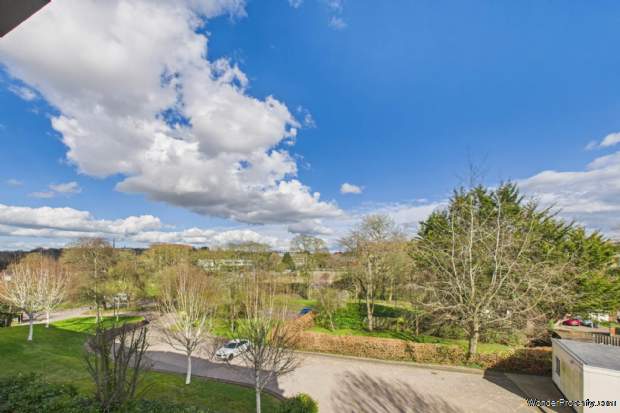 Additional Property Image 2 bedroom Apartment for sale in Hemel Hempstead 3