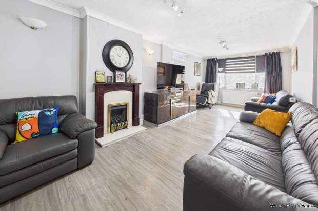 Additional Property Image 2 bedroom Semi Detached Bungalow for sale in Hemel Hempstead 2