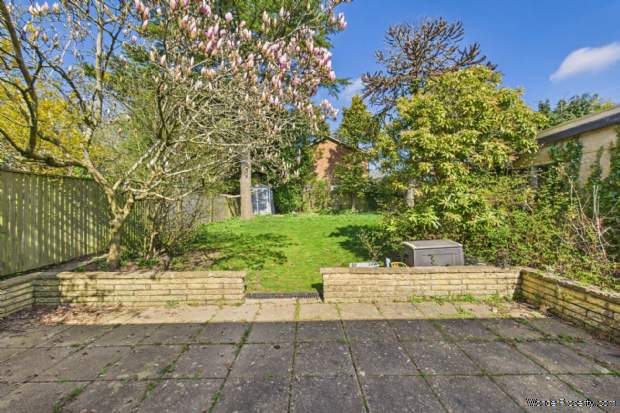 Additional Property Image 2 bedroom Semi Detached Bungalow for sale in Hemel Hempstead 9