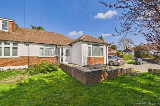 Additional Property Image 2 bedroom Semi Detached Bungalow for sale in Hemel Hempstead 13