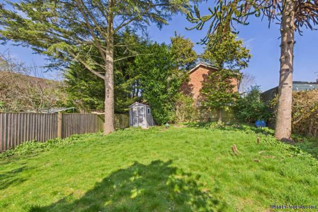 Additional Property Image 2 bedroom Semi Detached Bungalow for sale in Hemel Hempstead 14