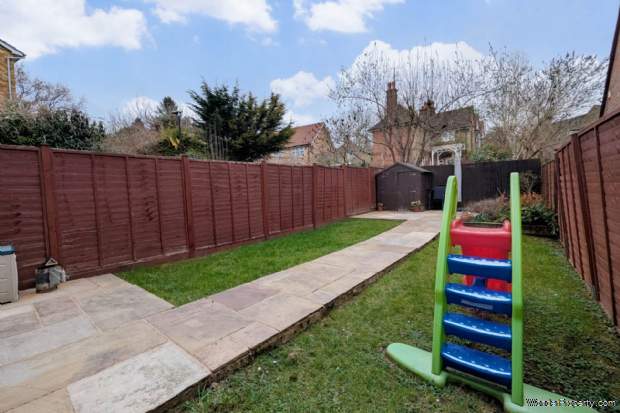 Additional Property Image 3 bedroom Semi Detached for sale in Hemel Hempstead 18
