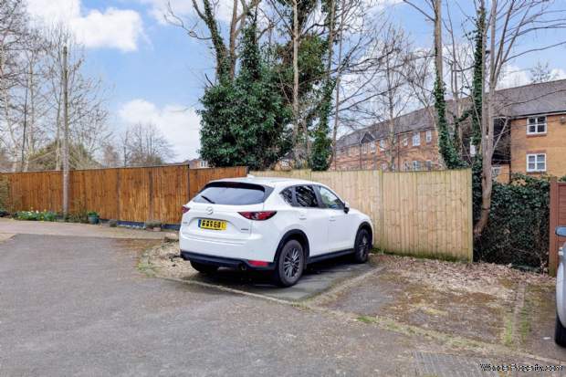 Additional Property Image 3 bedroom Semi Detached for sale in Hemel Hempstead 11