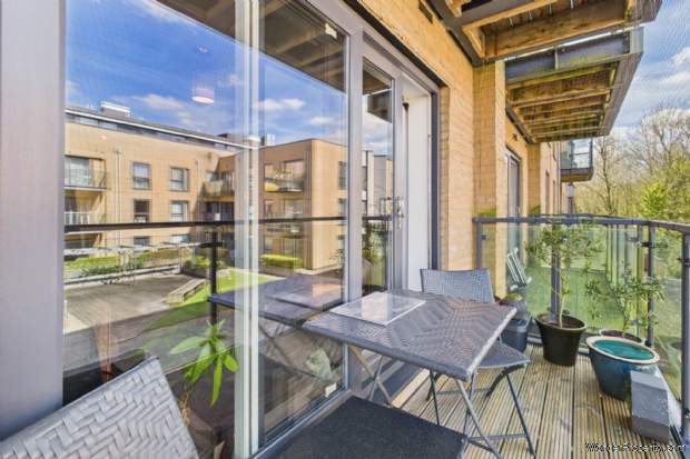 Additional Property Image 2 bedroom Apartment for sale in Hemel Hempstead 12