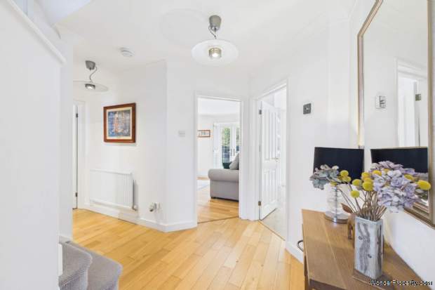 Additional Property Image 4 bedroom Detached for sale in Hemel Hempstead 17