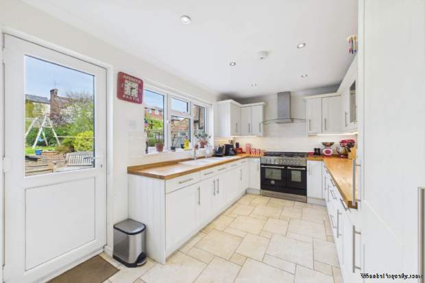 Additional Property Image 3 bedroom Detached for sale in Hemel Hempstead 4