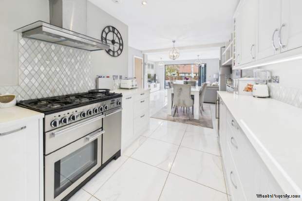 Additional Property Image 5 bedroom House for sale in Hemel Hempstead 4