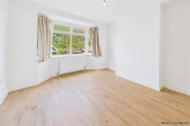 Additional Property Image 3 bedroom Semi Detached for sale in Hemel Hempstead 17