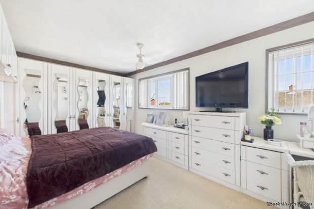 Additional Property Image 2 bedroom House for sale in Hemel Hempstead 4