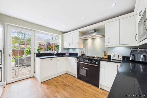 Additional Property Image 4 bedroom House for sale in Hemel Hempstead 15