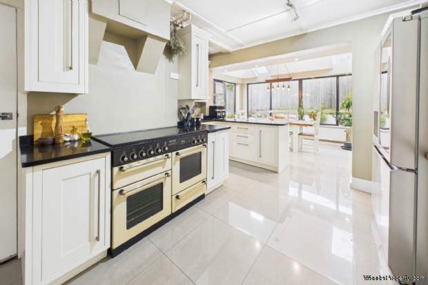 Additional Property Image 4 bedroom Detached for sale in Hemel Hempstead 6