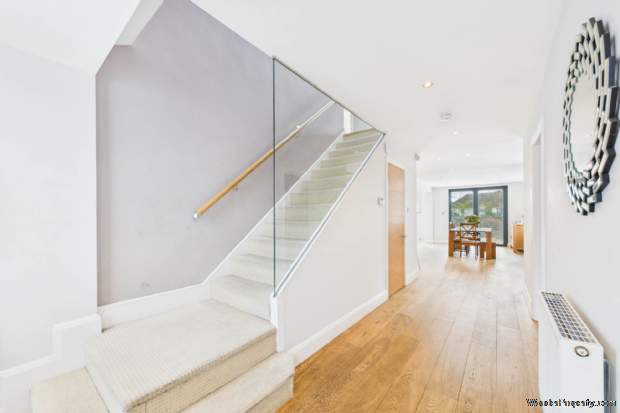 Additional Property Image 4 bedroom Detached for sale in Hemel Hempstead 5