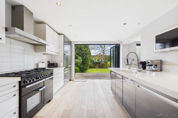 Additional Property Image 4 bedroom Detached for sale in Hemel Hempstead 20