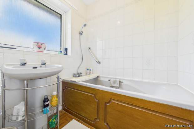 Additional Property Image 3 bedroom Semi Detached for sale in Kings Langley 15