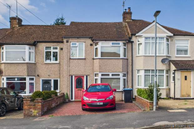 Additional Property Image 3 bedroom House for sale in Hemel Hempstead 2
