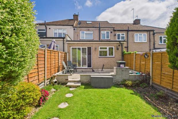 Additional Property Image 3 bedroom House for sale in Hemel Hempstead 10
