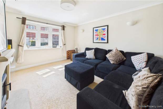 Additional Property Image 3 bedroom Semi Detached for sale in Hemel Hempstead 2