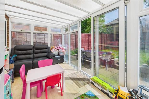 Additional Property Image 4 bedroom End of Terrace for sale in Hemel Hempstead 10