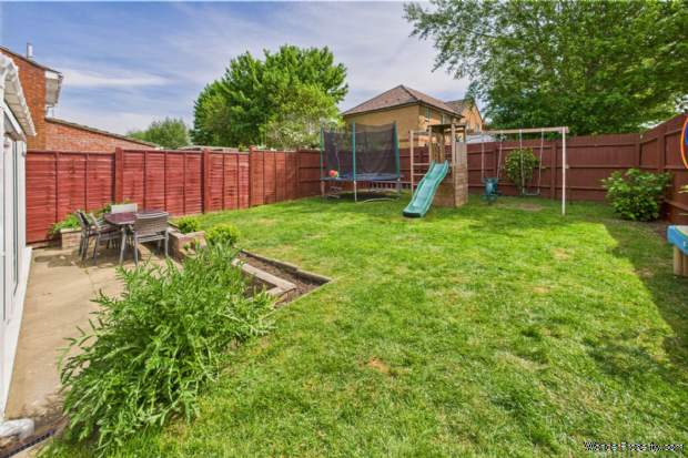 Additional Property Image 4 bedroom End of Terrace for sale in Hemel Hempstead 7