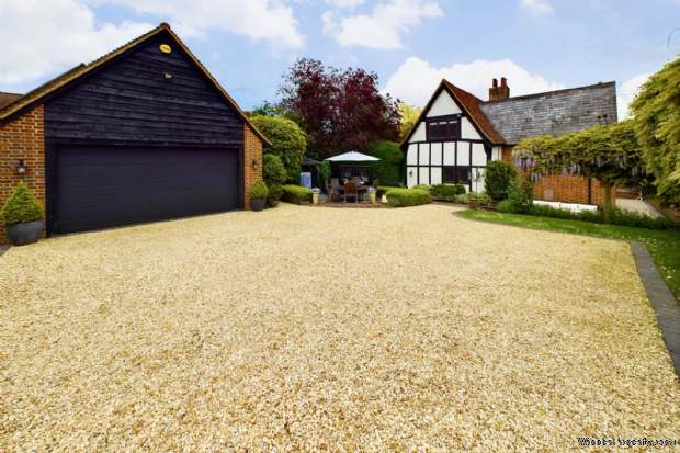 4 bedroom Detached for sale in Hemel Hempstead