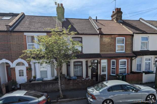 3 bedroom Terraced for sale in Watford