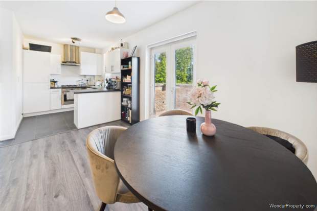 Additional Property Image 2 bedroom Apartment for sale in Hemel Hempstead 4