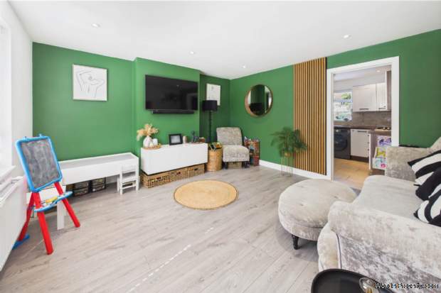 Additional Property Image 2 bedroom House for sale in Hemel Hempstead 9