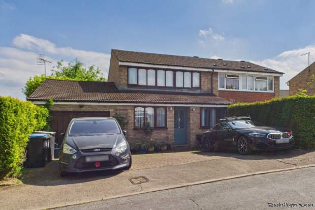 Additional Property Image 3 bedroom Semi Detached for sale in Hemel Hempstead 13