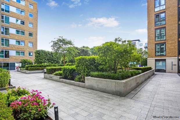 Additional Property Image 1 bedroom Flat for sale in London 13