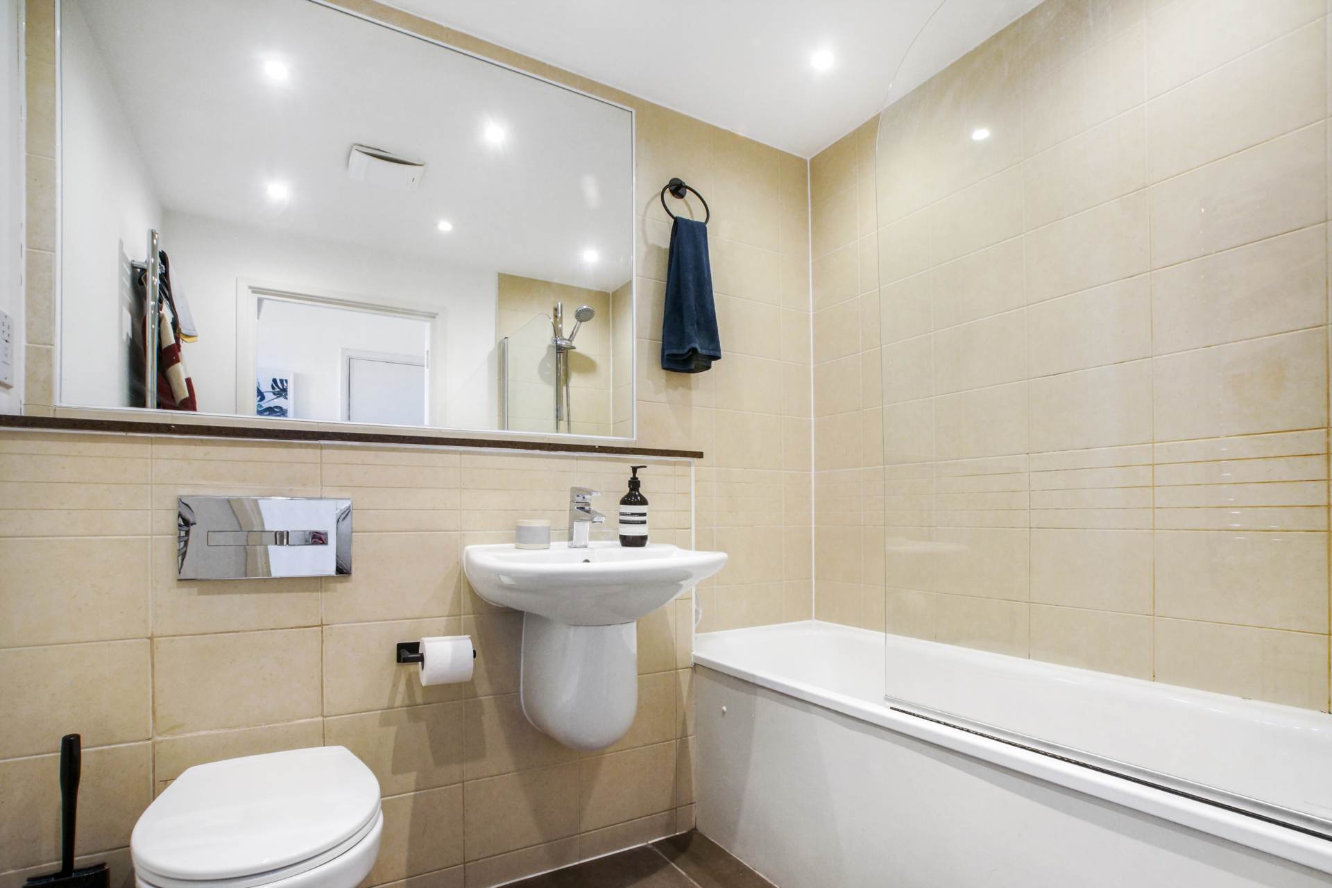 Additional Property Image 1 bedroom Apartment for sale in London 8