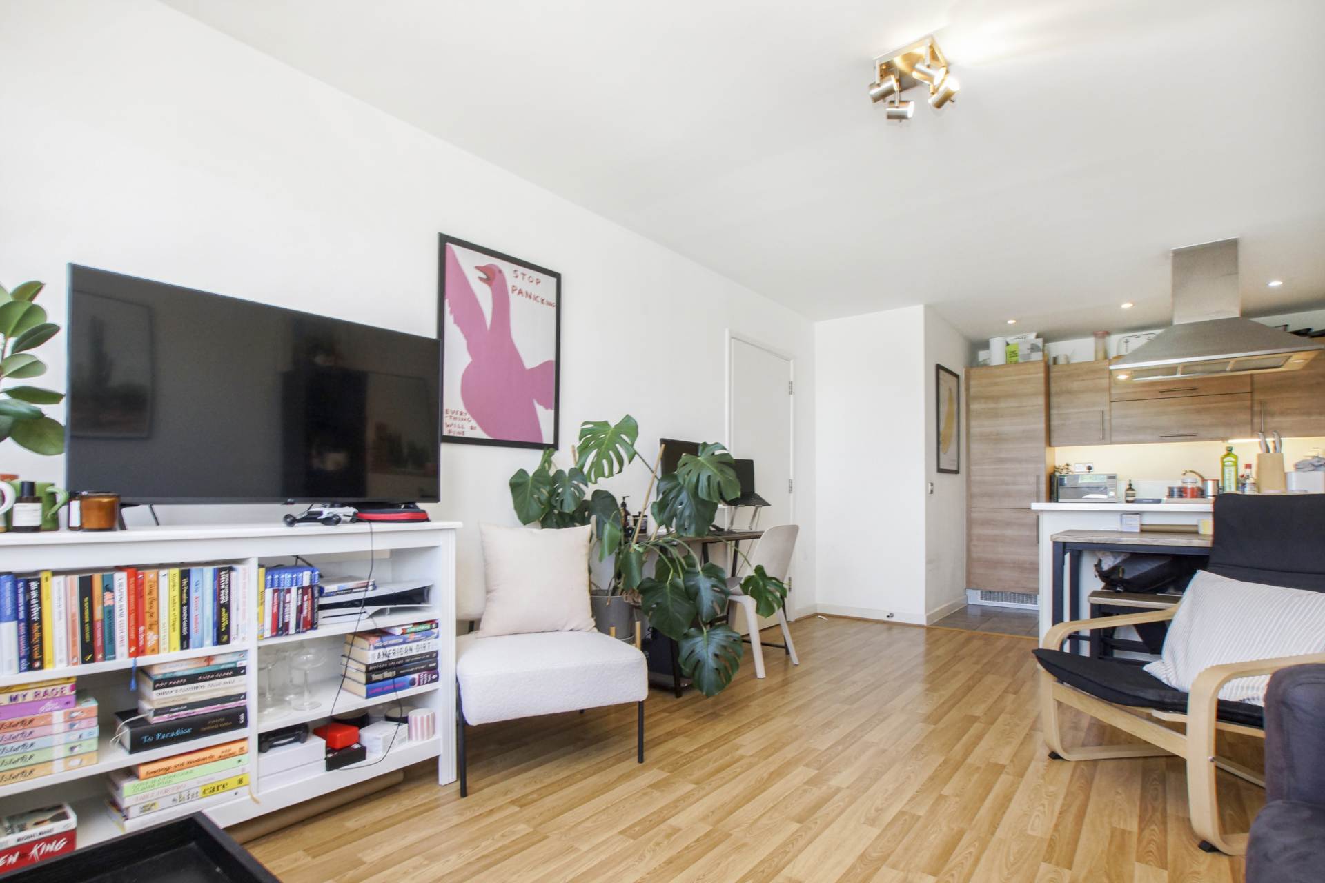 Additional Property Image 1 bedroom Apartment for sale in London 11