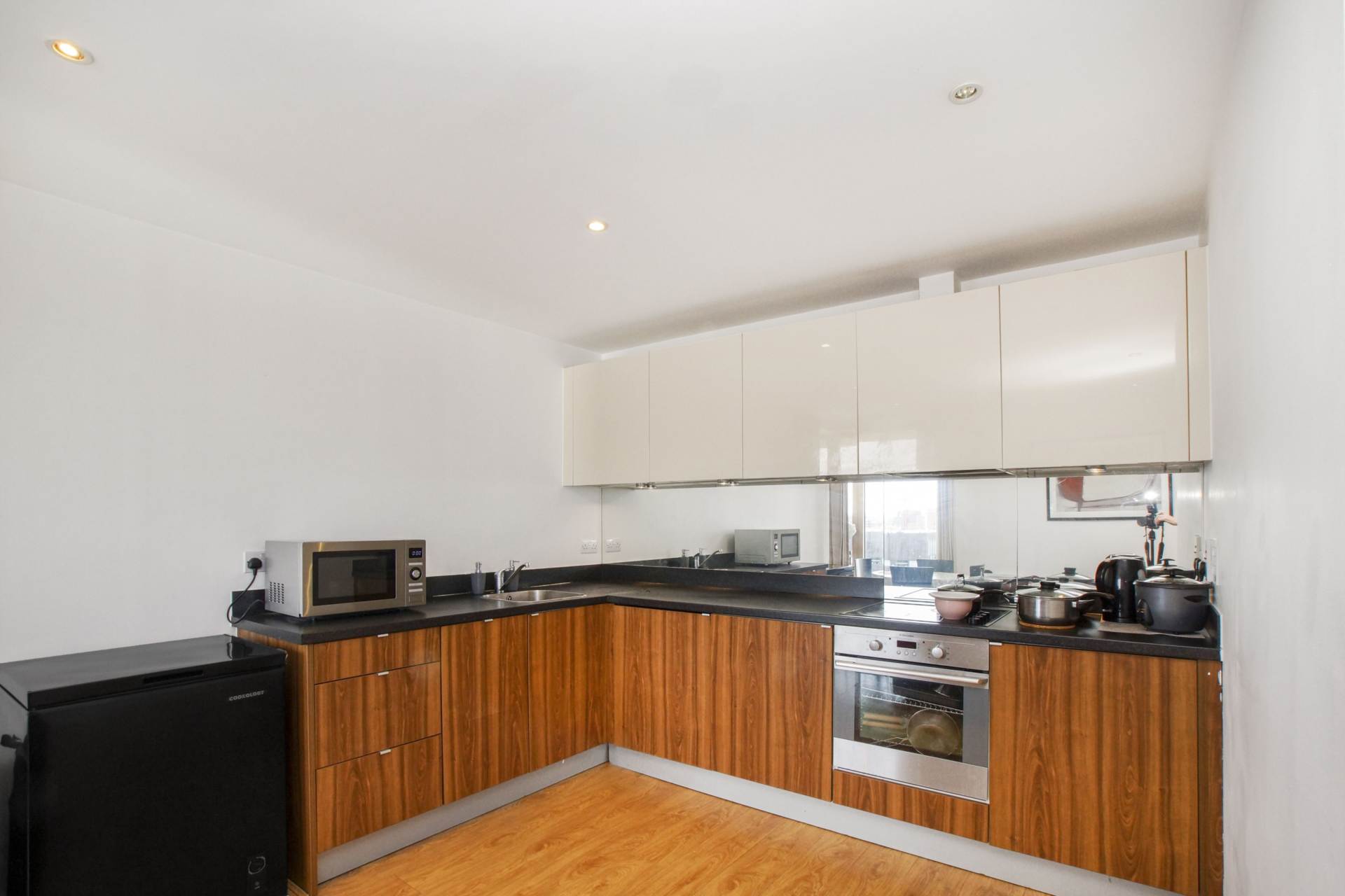 Additional Property Image 1 bedroom Apartment for sale in Barking 4