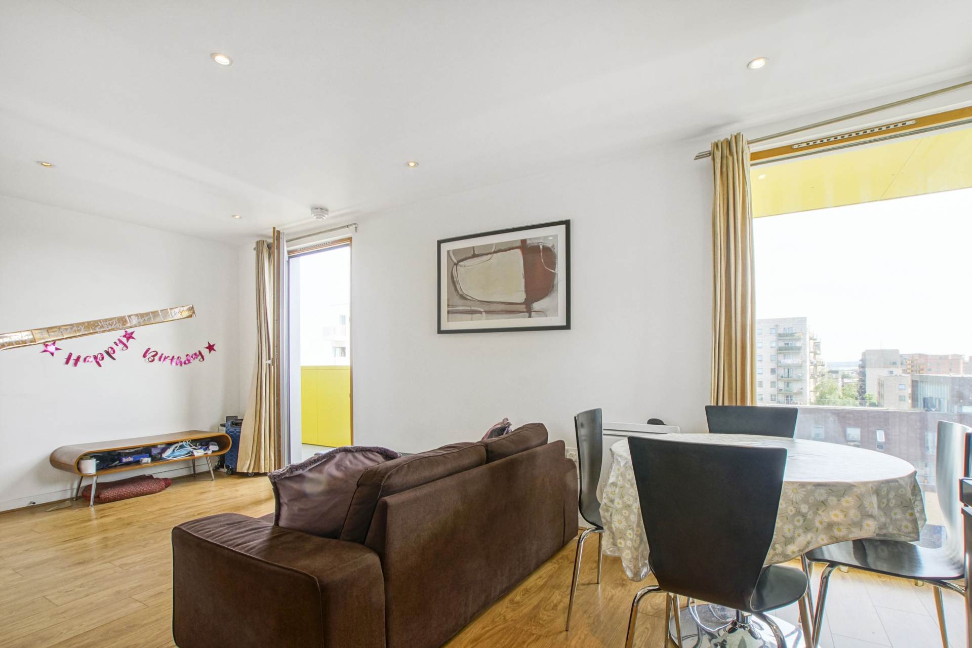 Additional Property Image 1 bedroom Apartment for sale in Barking 7