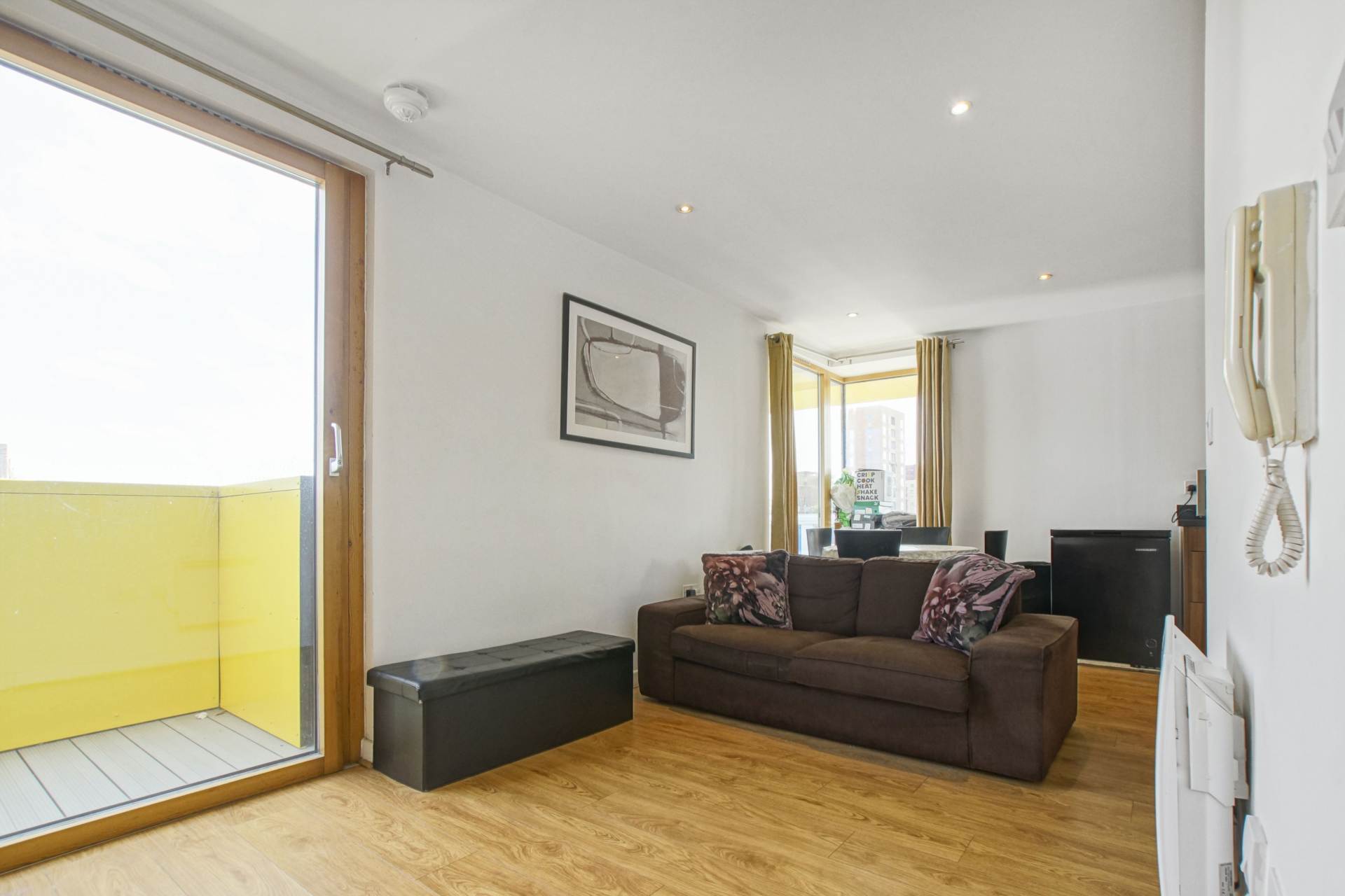 Additional Property Image 1 bedroom Apartment for sale in Barking 10