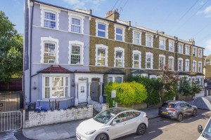 5 bedroom Terraced for sale in London