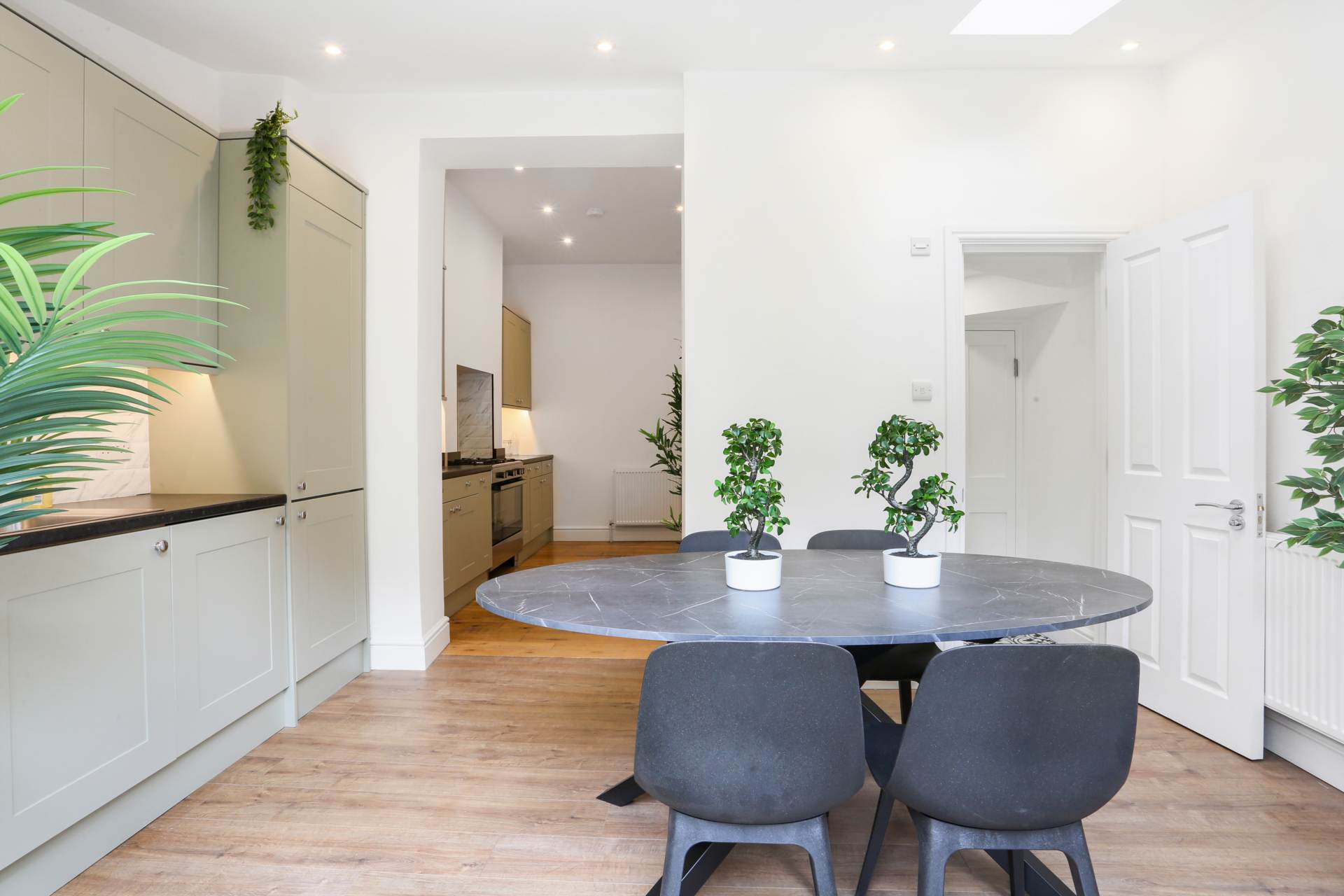 Additional Property Image 4 bedroom House to rent in London 13