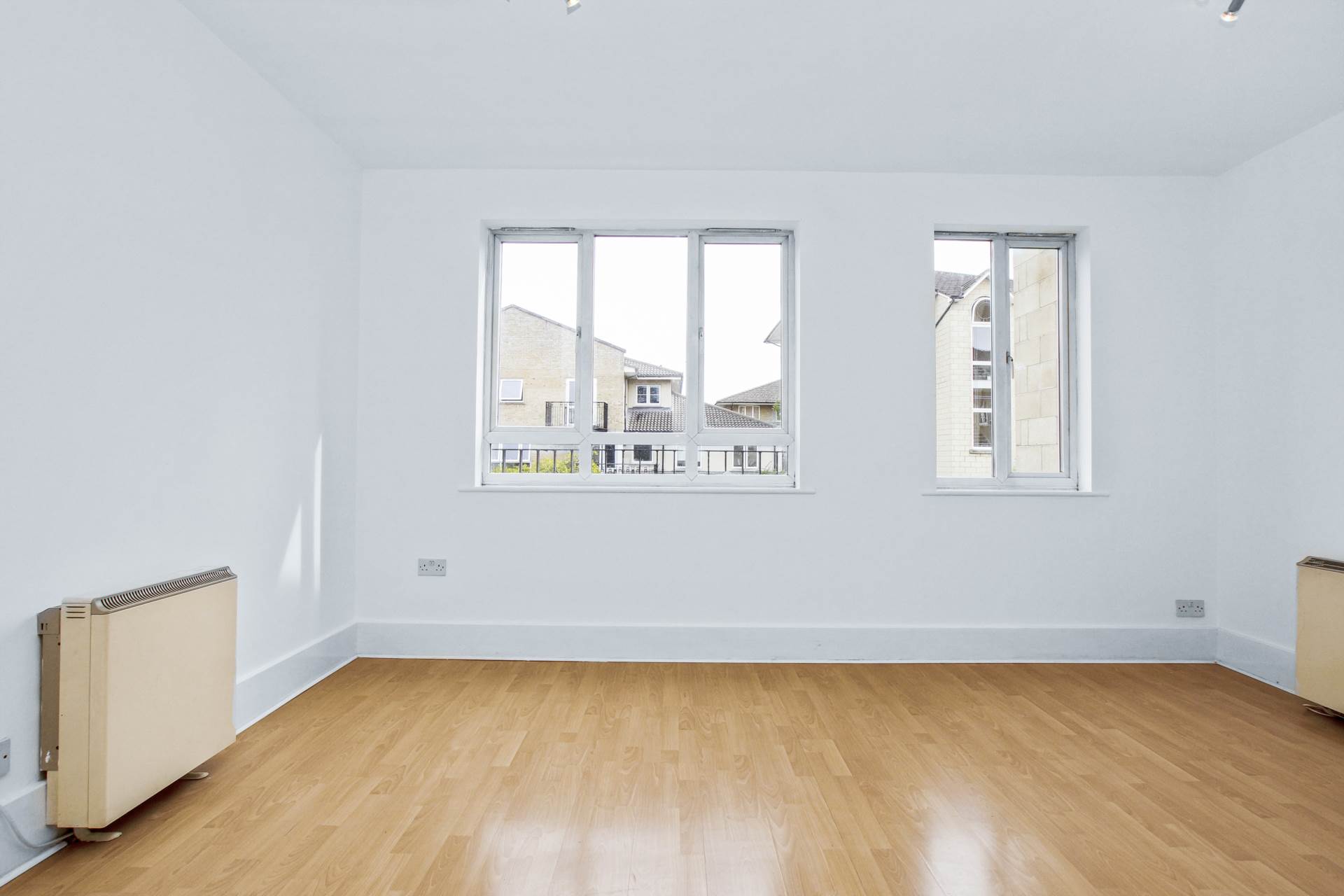 Additional Property Image 2 bedroom Apartment for sale in London 8