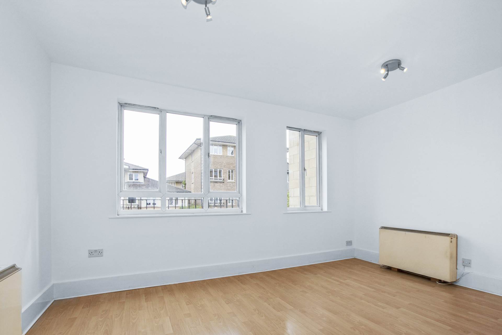 Additional Property Image 2 bedroom Apartment for sale in London 10