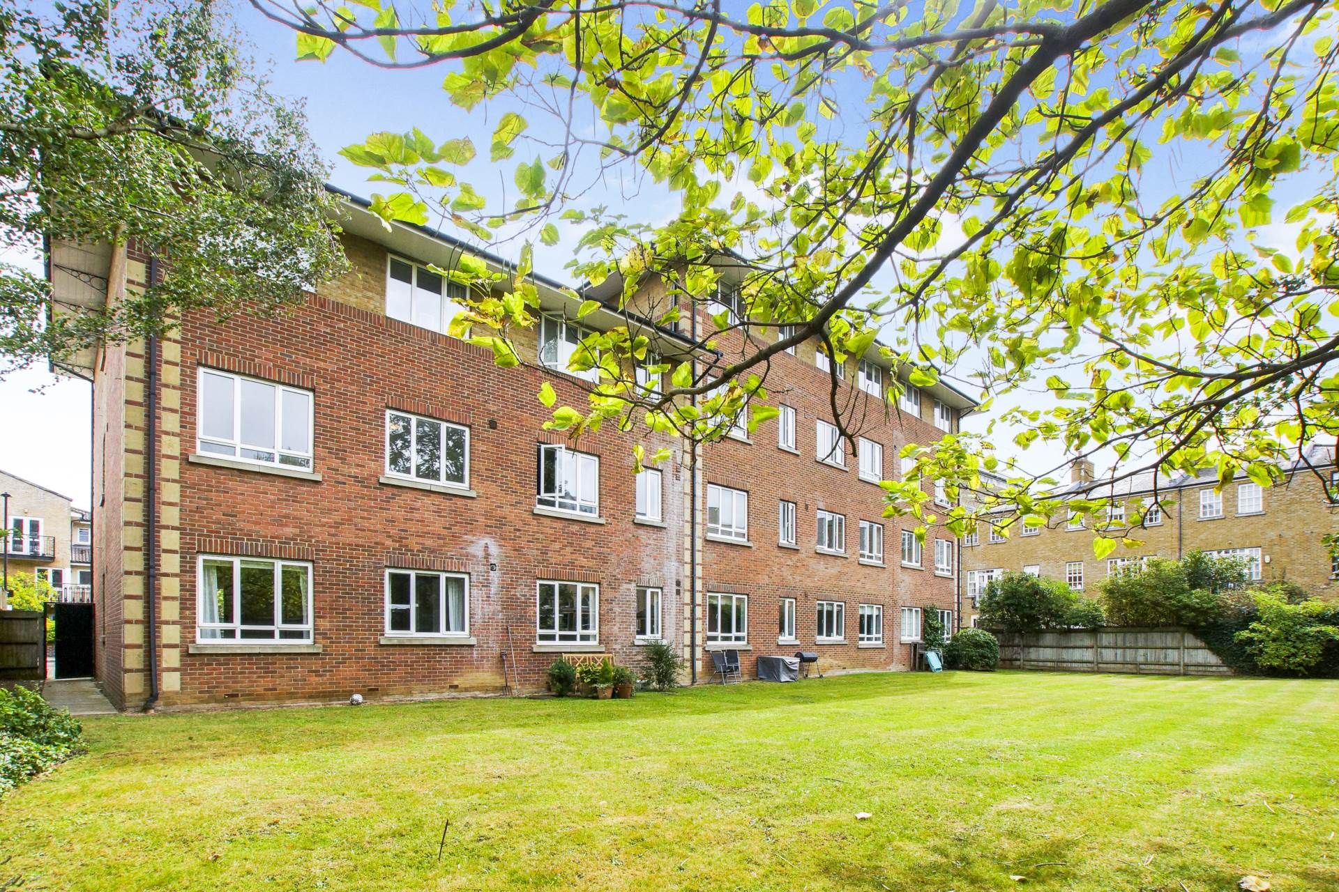 Additional Property Image 2 bedroom Apartment for sale in London 14
