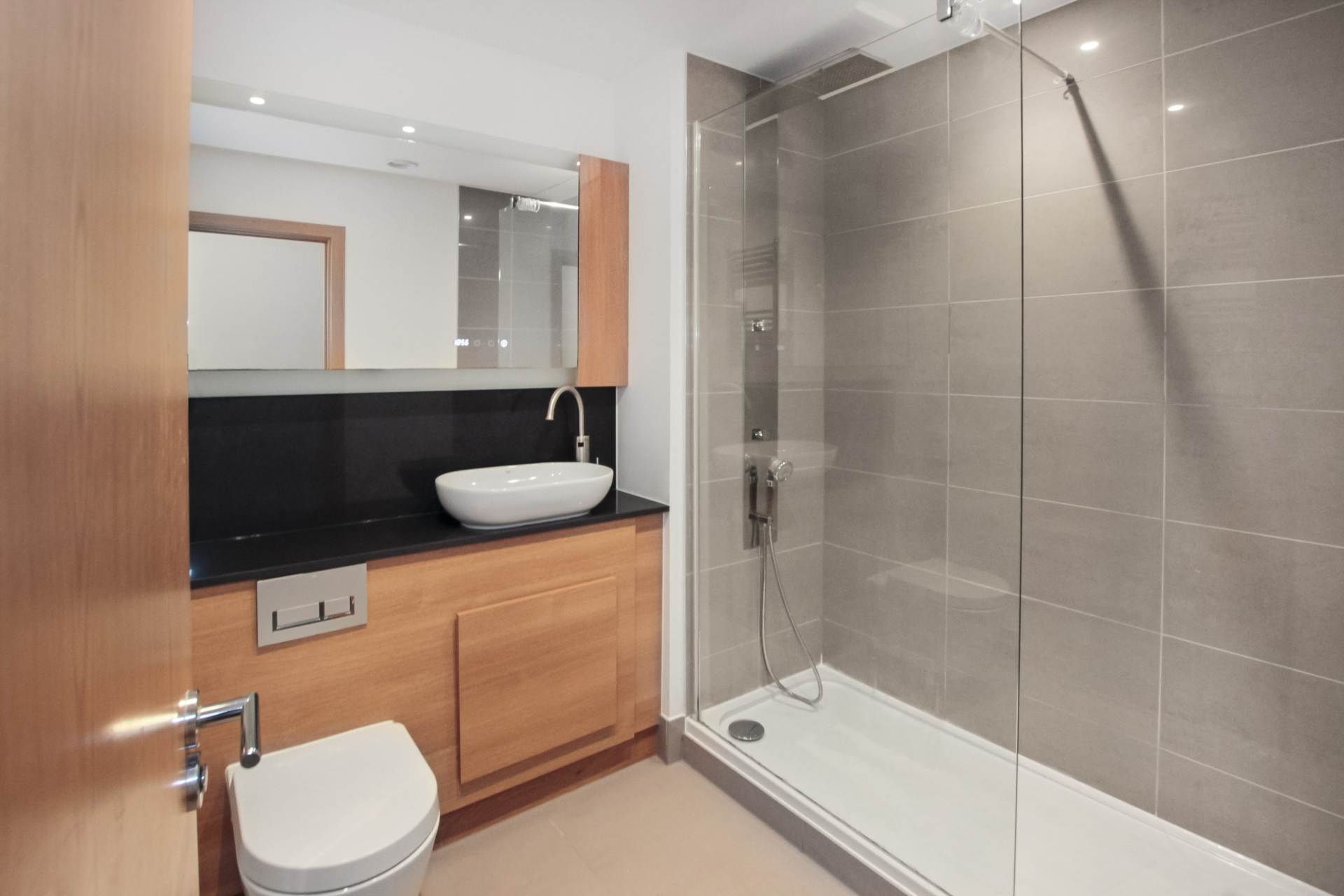 Additional Property Image 3 bedroom Apartment for sale in Dartford 10