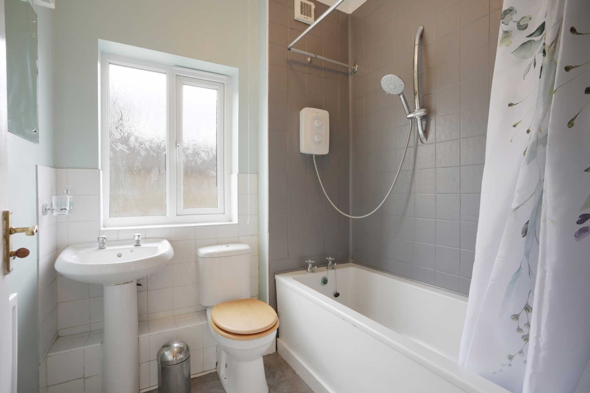 Additional Property Image 3 bedroom House to rent in London 8
