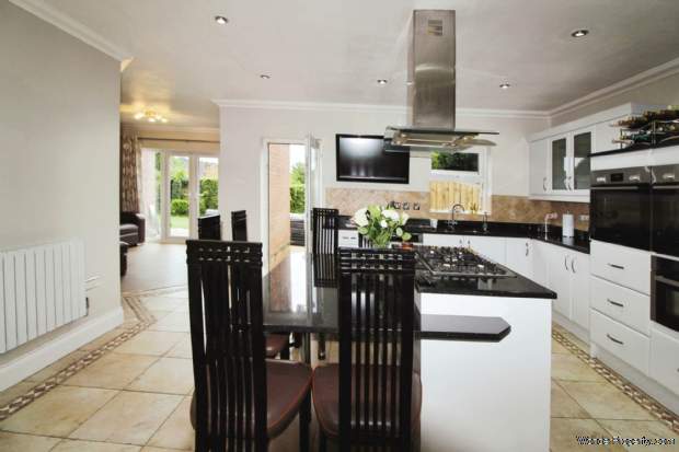 Additional Property Image 6 bedroom Detached for sale in Bolton 5