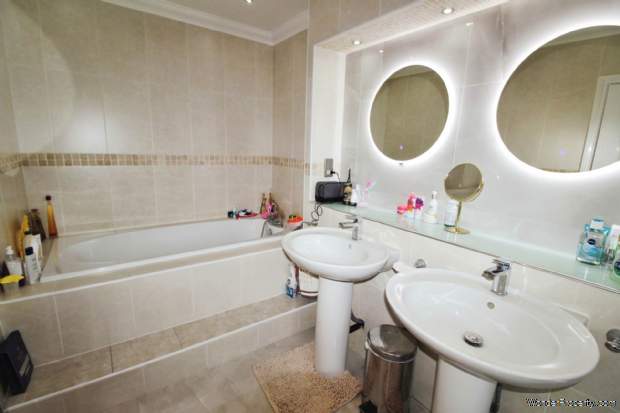 Additional Property Image 6 bedroom Detached for sale in Bolton 18