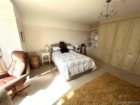 Additional Property Image 2 bedroom Flat for sale in Exmouth 11