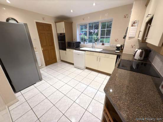 Additional Property Image 4 bedroom Detached for sale in Exmouth 2